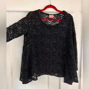 Audrey 3+1 Black lace flowy top